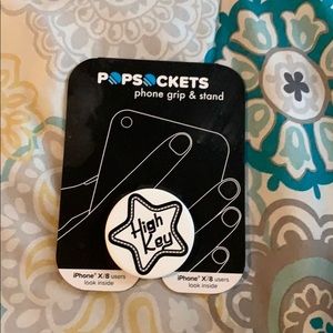 emma chamberlain’s high key brand pop socket